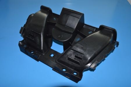 Twin-cavity structural part